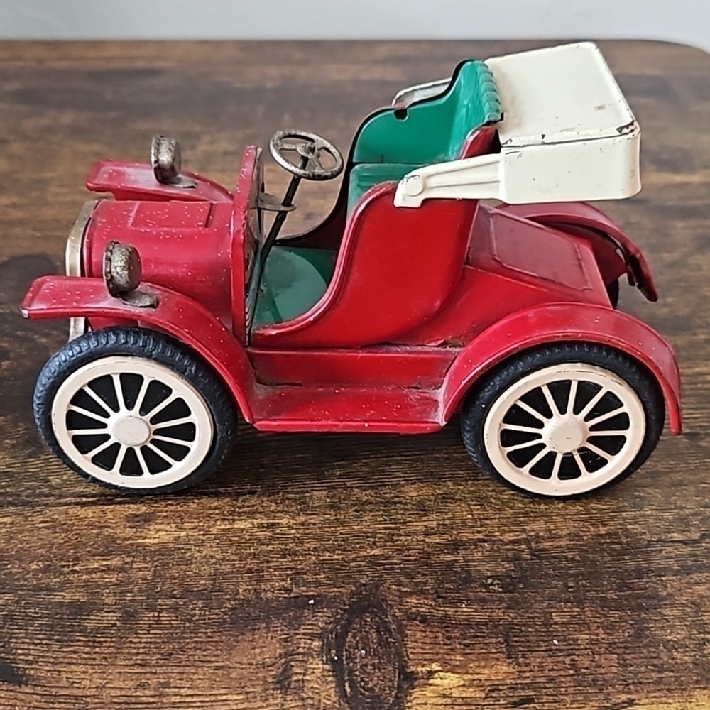 Vintage 1950s Tin Car - Picture 1 of 6